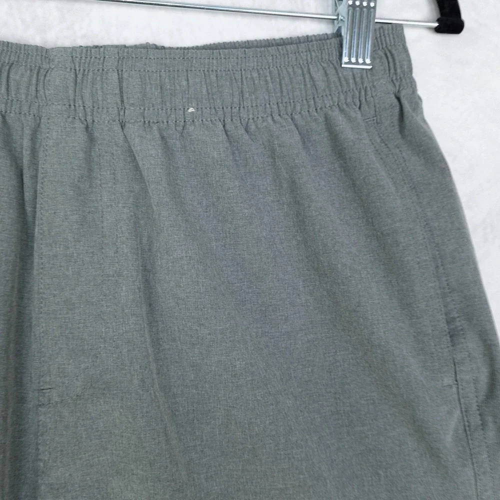 Chubbies Shorts Mens Small Gray 7 Inch Inseam Stretch Athletic Swim Trunks - Picture 3 of 13